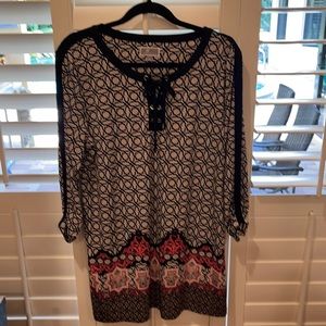 JM COLLECTION LIKE NEW TUNIC TIE FRONT NECKLINE SIZE LG COMFY AND GORGEOUS PRINT